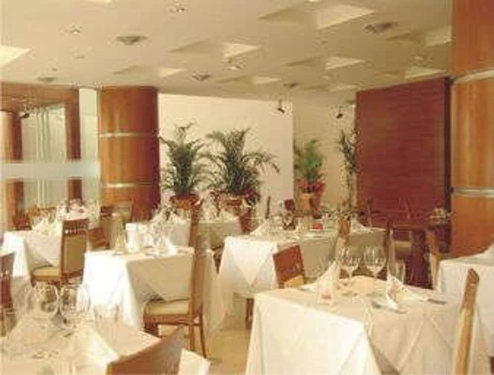 Howard Johnson Villa Maria Hotel Y Casino Restauracja zdjęcie